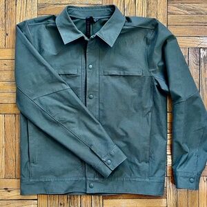 Mens Lululemon City Excursion Jacket in Olive Green / Surplus Green, Size Medium